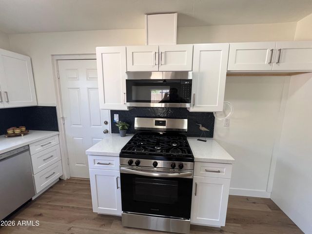 3818 W RUTH Avenue, Phoenix, AZ 85051