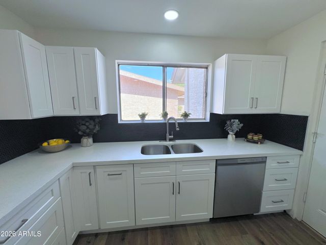 3818 W RUTH Avenue, Phoenix, AZ 85051