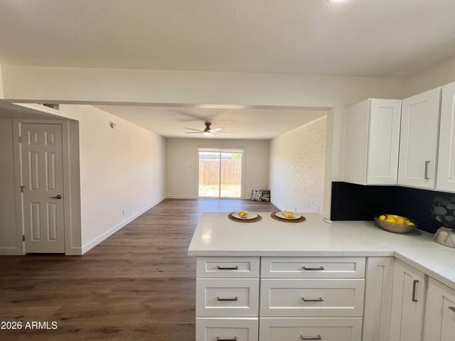 3818 W RUTH Avenue, Phoenix, AZ 85051