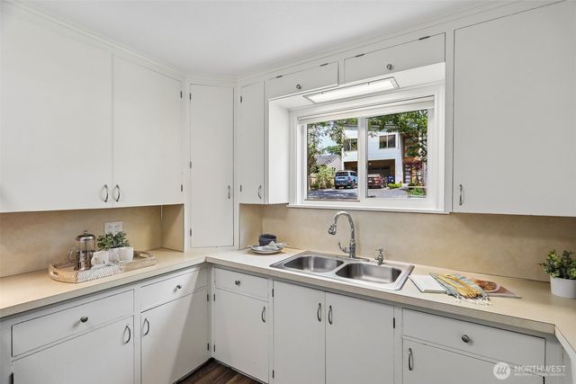 6745 18th Avenue SW, Seattle, WA 98106
