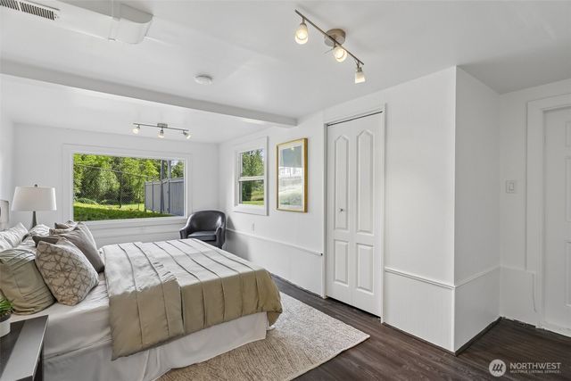 6745 18th Avenue SW, Seattle, WA 98106