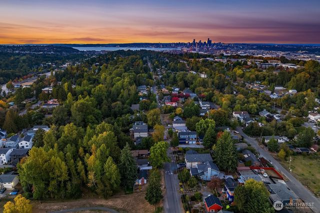 6745 18th Avenue SW, Seattle, WA 98106