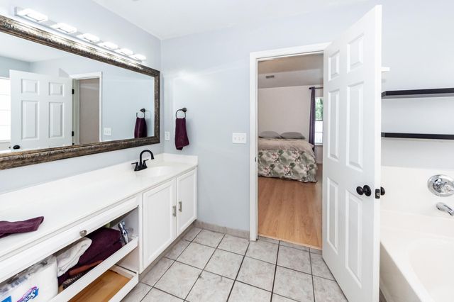 5346 Greggs Landing, North Charleston, SC 29420