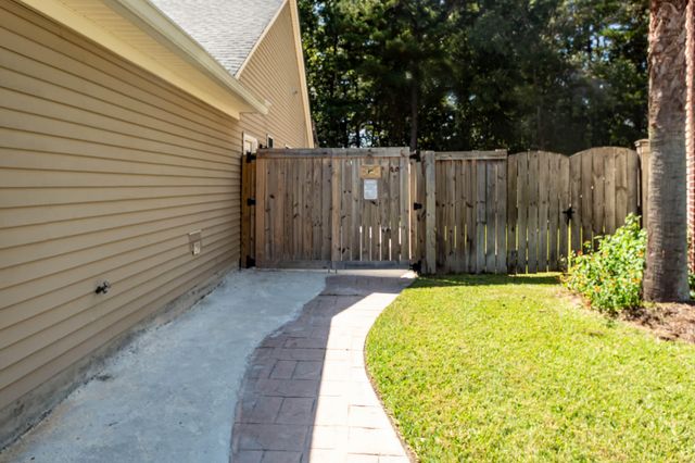 5346 Greggs Landing, North Charleston, SC 29420