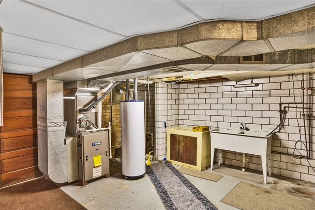 613 Portersville Road, Perry Twp, PA 16117