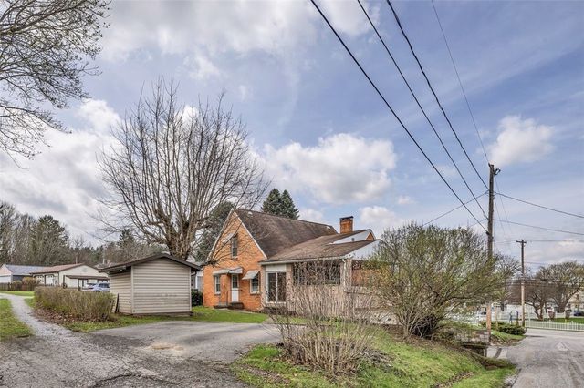 613 Portersville Road, Perry Twp, PA 16117