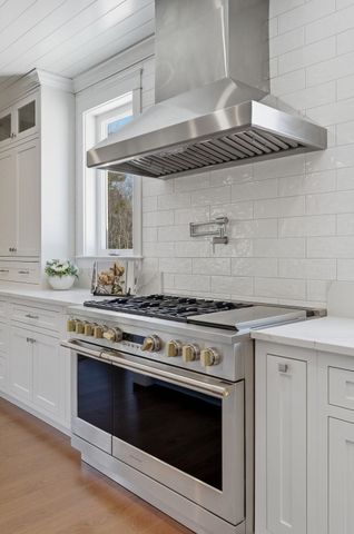 5 Sawmill Lane, New Boston, NH 03070