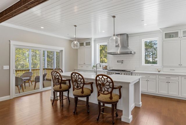 5 Sawmill Lane, New Boston, NH 03070