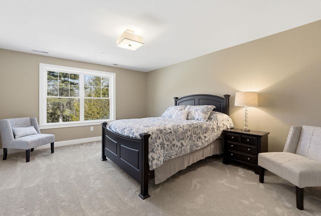 5 Sawmill Lane, New Boston, NH 03070