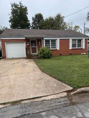 308 East Lindberg Street, Springfield, MO 65807