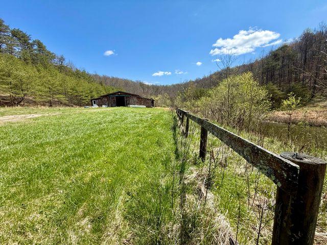 1870 Seas Branch Road, Morehead, KY 40351