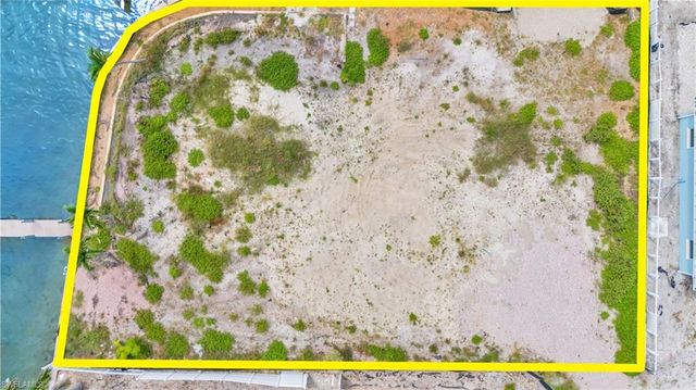 470 Madison CT, Fort Myers Beach, FL 33931