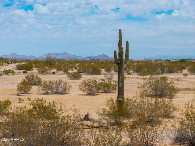 11428 W MOUNTAIN SHADOWS Drive 19, Casa Grande, AZ 85193