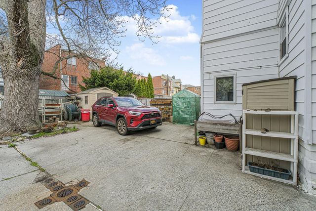 2674 E 22nd Street, New York City, NY 11235