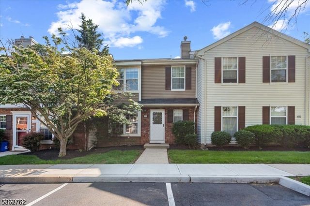 450 Saint Giles Ct, Franklin Twp., NJ 08873
