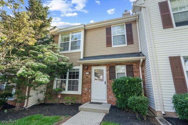 450 Saint Giles Ct, Franklin Twp., NJ 08873