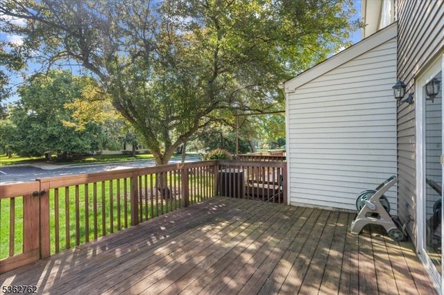 450 Saint Giles Ct, Franklin Twp., NJ 08873