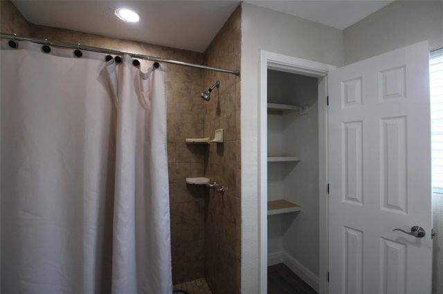 6925 Avenue N A, Houston, TX 77011