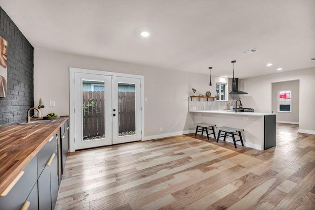 6200 Kasper ST, Austin, TX 78741