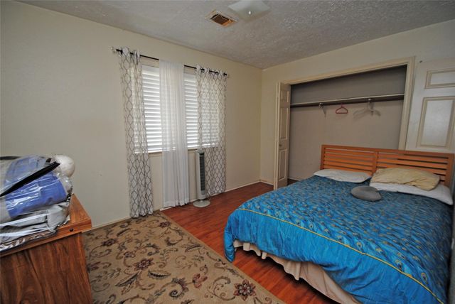 5150 Verdenbruk Drive, Houston, TX 77066
