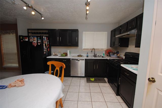 5150 Verdenbruk Drive, Houston, TX 77066