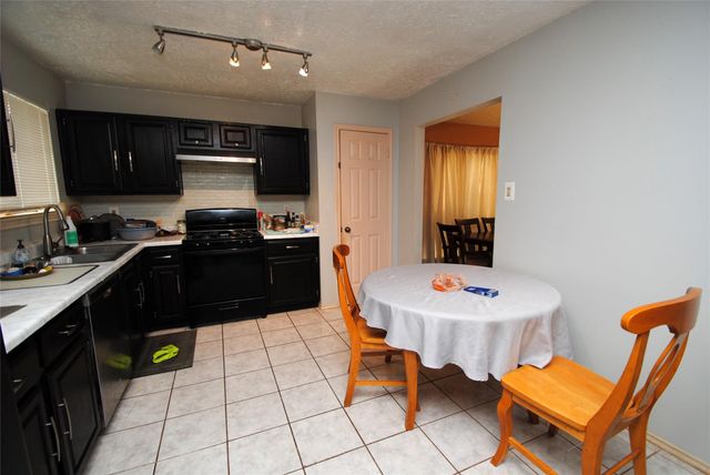 5150 Verdenbruk Drive, Houston, TX 77066