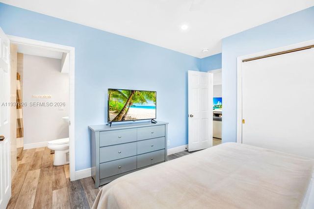 5320 NE 16th Ter, Fort Lauderdale, FL 33334