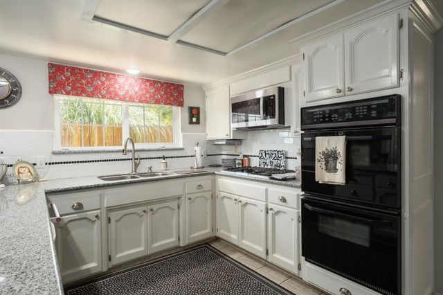 3372 W Sierra Avenue, Fresno, CA 93711