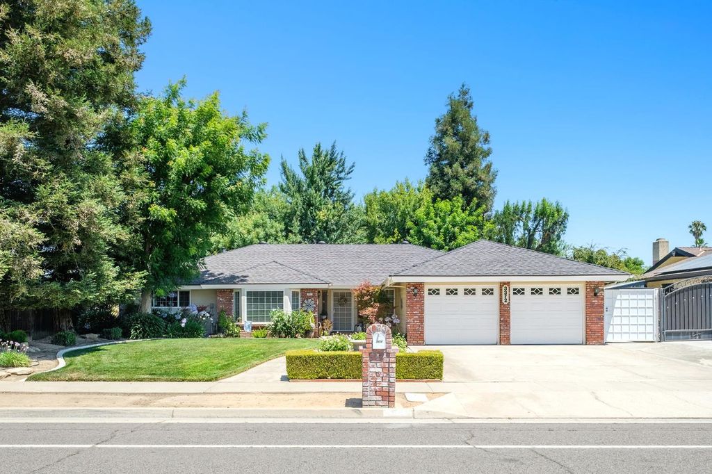 3372 W Sierra Avenue, Fresno, CA 93711