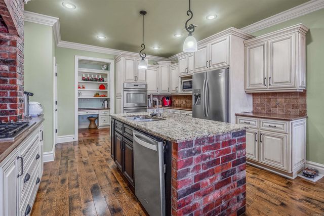 1105 Applewood Drive, Conway, AR 72034