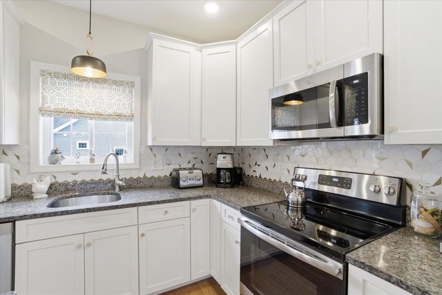 54 Toby Circle, Merrimack, NH 03054