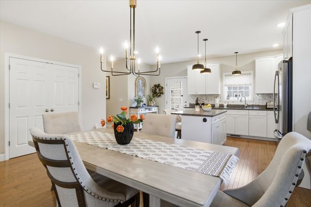 54 Toby Circle, Merrimack, NH 03054