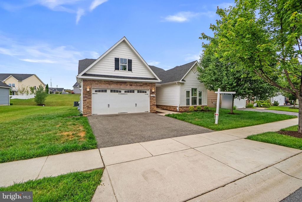 Image 2 of property listing at 1384 PATUXENT RIDGE RD, Odenton, MD 21113