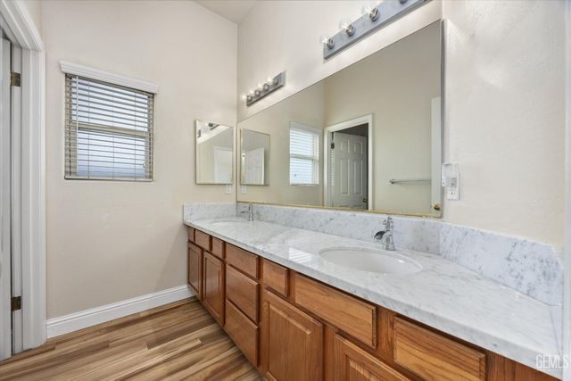 15321 N Lake Berryessa Court, Bakersfield, CA 93314