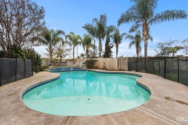 15321 N Lake Berryessa Court, Bakersfield, CA 93314