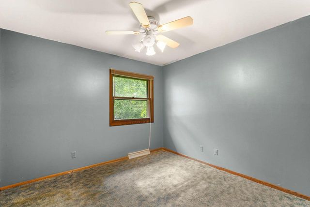 4883 Lois LANE, West Bend, WI 53095
