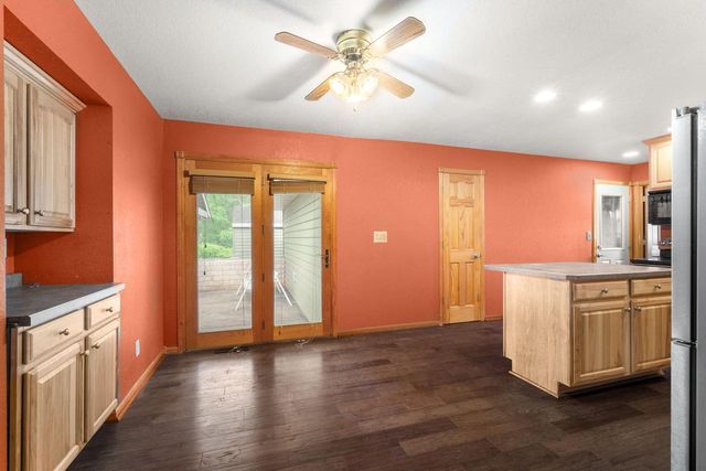 4883 Lois LANE, West Bend, WI 53095