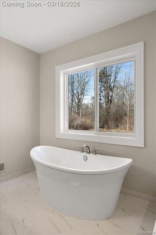 57553 Meadowridge Drive, Washington, MI 48094