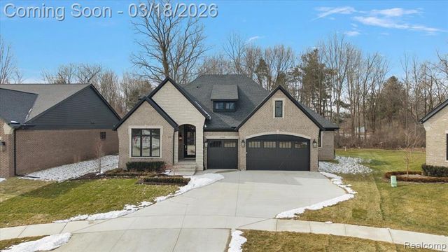 57553 Meadowridge Drive, Washington, MI 48094