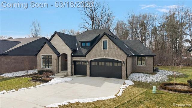 57553 Meadowridge Drive, Washington, MI 48094