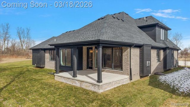 57553 Meadowridge Drive, Washington, MI 48094