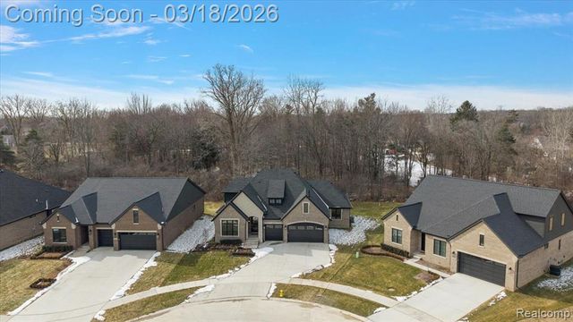 57553 Meadowridge Drive, Washington, MI 48094