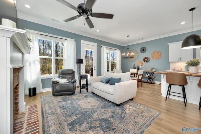 6202 Pembrook Pond Place SE, Owens Cross Roads, AL 35763