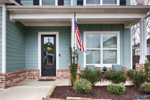 6202 Pembrook Pond Place SE, Owens Cross Roads, AL 35763