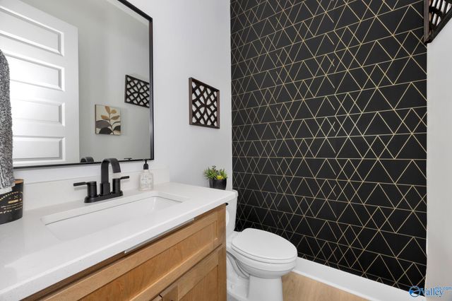 6202 Pembrook Pond Place SE, Owens Cross Roads, AL 35763