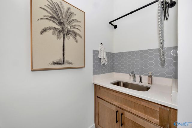 6202 Pembrook Pond Place SE, Owens Cross Roads, AL 35763