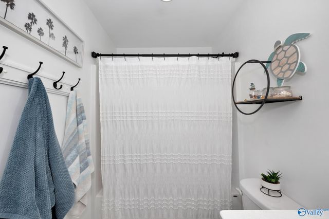 6202 Pembrook Pond Place SE, Owens Cross Roads, AL 35763