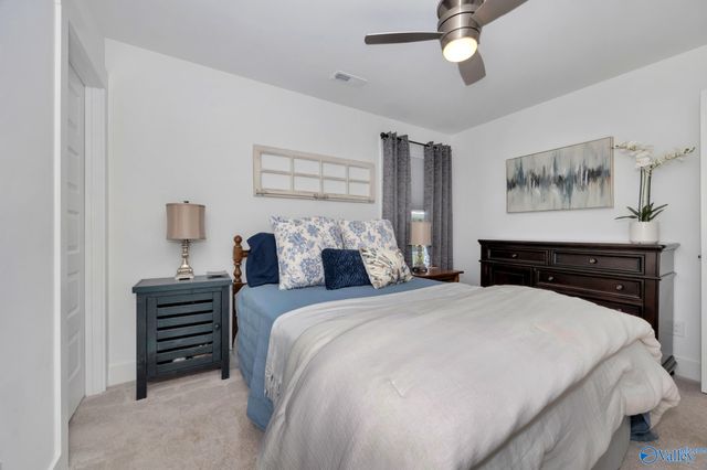 6202 Pembrook Pond Place SE, Owens Cross Roads, AL 35763