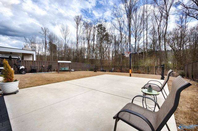 6202 Pembrook Pond Place SE, Owens Cross Roads, AL 35763