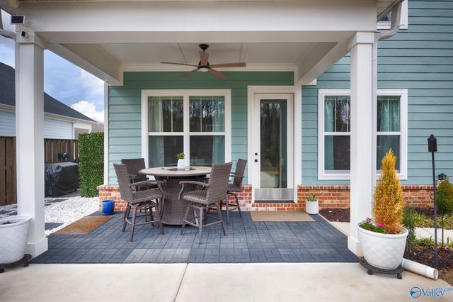 6202 Pembrook Pond Place SE, Owens Cross Roads, AL 35763